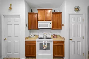 7310 N 88th Ln, Glendale, AZ 85305 - Photo 9