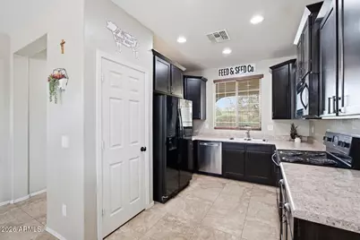 12029 W Locust Lane, Avondale, AZ 85323 - Photo 5