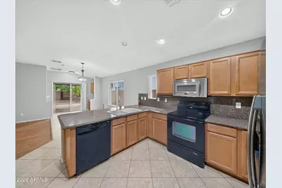 633 E Leslie Avenue, San Tan Valley, AZ 85140 - Photo 3