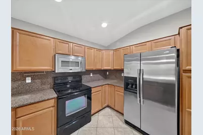 633 E Leslie Avenue, San Tan Valley, AZ 85140 - Photo 5