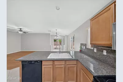 633 E Leslie Avenue, San Tan Valley, AZ 85140 - Photo 3