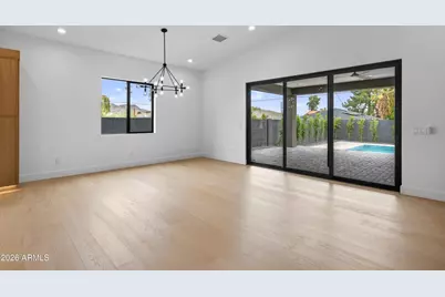 1335 E Kaler Drive, Phoenix, AZ 85020 - Photo 11
