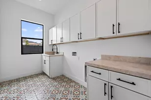1335 E Kaler Dr, Phoenix, AZ 85020 - Photo 29