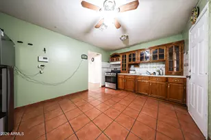 3920 W Lynne Ln, Phoenix, AZ 85041 - Photo 17