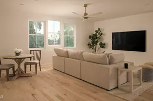 32 W Linger Ln, Phoenix, AZ 85021 - Photo 11