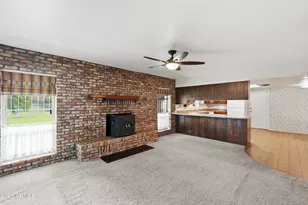 7909 W Country Gables Dr, Peoria, AZ 85381 - Photo 9