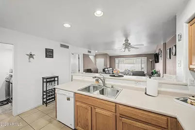 8870 N 48th Lane, Glendale, AZ 85302 - Photo 9