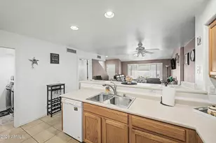 8870 N 48th Ln, Glendale, AZ 85302 - Photo 9