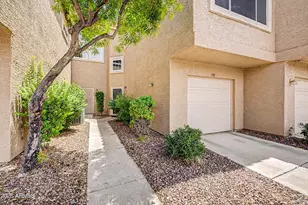 1633 E Lakeside Dr, Gilbert, AZ 85234 - Photo 1