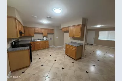 5810 W Earll Drive, Phoenix, AZ 85031 - Photo 5