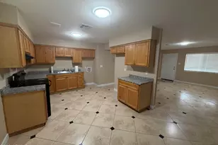 5810 W Earll Dr, Phoenix, AZ 85031 - Photo 5