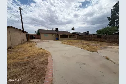 5810 W Earll Drive, Phoenix, AZ 85031 - Photo 1