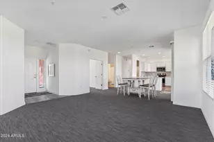 2425 W Bronco Butte Trl, Phoenix, AZ 85085 - Photo 11