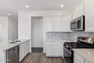 2425 W Bronco Butte Trl, Phoenix, AZ 85085 - Photo 9