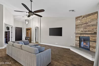 39722 N New River Road, Phoenix, AZ 85086 - Photo 9