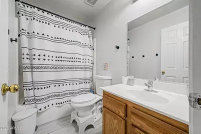 3243 W Jessica Lane, Phoenix, AZ 85041 - Photo 13