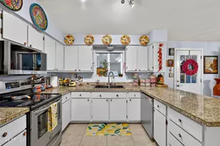 13817 N 10th Pl, Phoenix, AZ 85022 - Photo 11