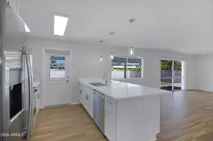 8426 E Monterey Way, Scottsdale, AZ 85251 - Photo 15