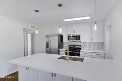 8426 E Monterey Way, Scottsdale, AZ 85251 - Photo 13