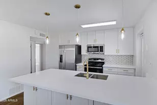 8426 E Monterey Way, Scottsdale, AZ 85251 - Photo 13