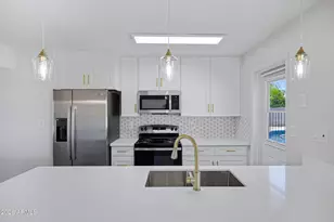 8426 E Monterey Way, Scottsdale, AZ 85251 - Photo 11