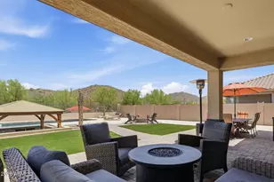 7672 W Fetlock Trail, Peoria, AZ 85383 - Photo 7