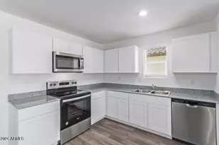 1158 N Larat Ln, Coolidge, AZ 85128 - Photo 7