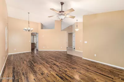 15221 N 87th Drive, Peoria, AZ 85381 - Photo 11