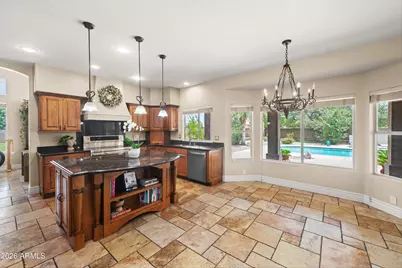 241 S Equestrian Court, Gilbert, AZ 85296 - Photo 5