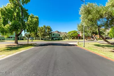 1121 E Cochise Drive, Phoenix, AZ 85020 - Photo 33