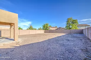 11217 W Brittlewood Dr, Phoenix, AZ 85037 - Photo 27