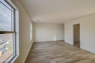 11217 W Brittlewood Dr, Phoenix, AZ 85037 - Photo 19