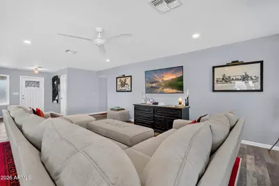 15 E Angela Drive, Phoenix, AZ 85022 - Photo 15