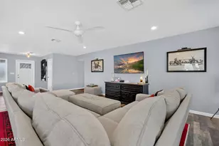 15 E Angela Dr, Phoenix, AZ 85022 - Photo 15