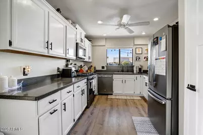 1660 E Whitten Street, Chandler, AZ 85225 - Photo 9