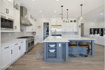 2515 E Thornton Court, Gilbert, AZ 85297 - Photo 3