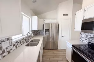 6915 W Cherry Hills Dr, Peoria, AZ 85345 - Photo 9
