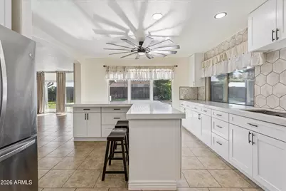18100 N Catherine Drive, Surprise, AZ 85374 - Photo 9