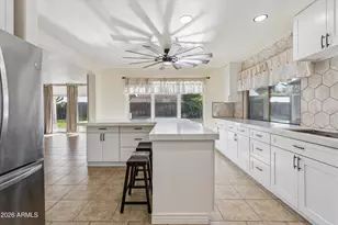 18100 N Catherine Dr, Surprise, AZ 85374 - Photo 9