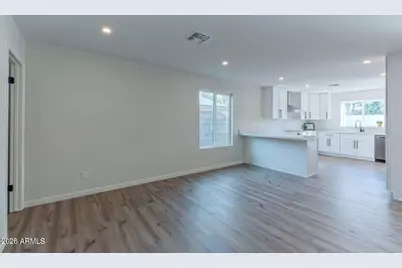 541 W Myrna Lane, Chandler, AZ 85225 - Photo 5