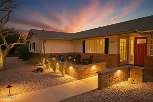 2019 E Flynn Ln, Phoenix, AZ 85016 - Photo 3