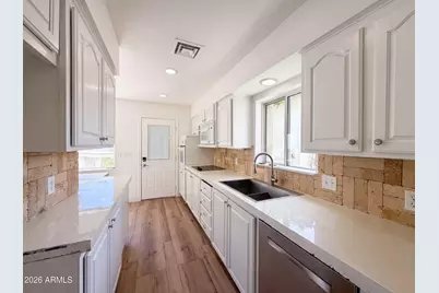 5341 N Questa Tierra Drive, Phoenix, AZ 85012 - Photo 3