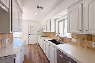 5341 N Questa Tierra Dr, Phoenix, AZ 85012 - Photo 3