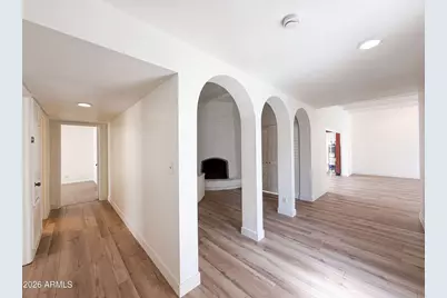 5341 N Questa Tierra Drive, Phoenix, AZ 85012 - Photo 9