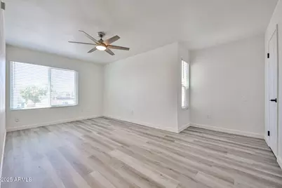 6024 W Golden Lane, Glendale, AZ 85302 - Photo 7