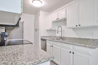 6024 W Golden Lane, Glendale, AZ 85302 - Photo 3