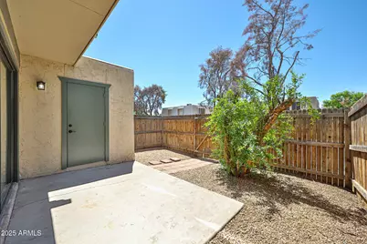 6024 W Golden Lane, Glendale, AZ 85302 - Photo 9