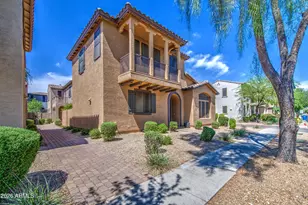2404 W Dusty Wren Dr, Phoenix, AZ 85085 - Photo 1
