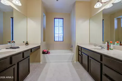 2404 W Dusty Wren Drive, Phoenix, AZ 85085 - Photo 25