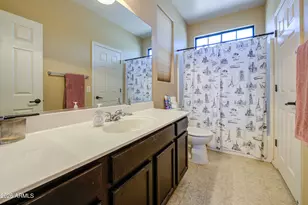 2404 W Dusty Wren Dr, Phoenix, AZ 85085 - Photo 33